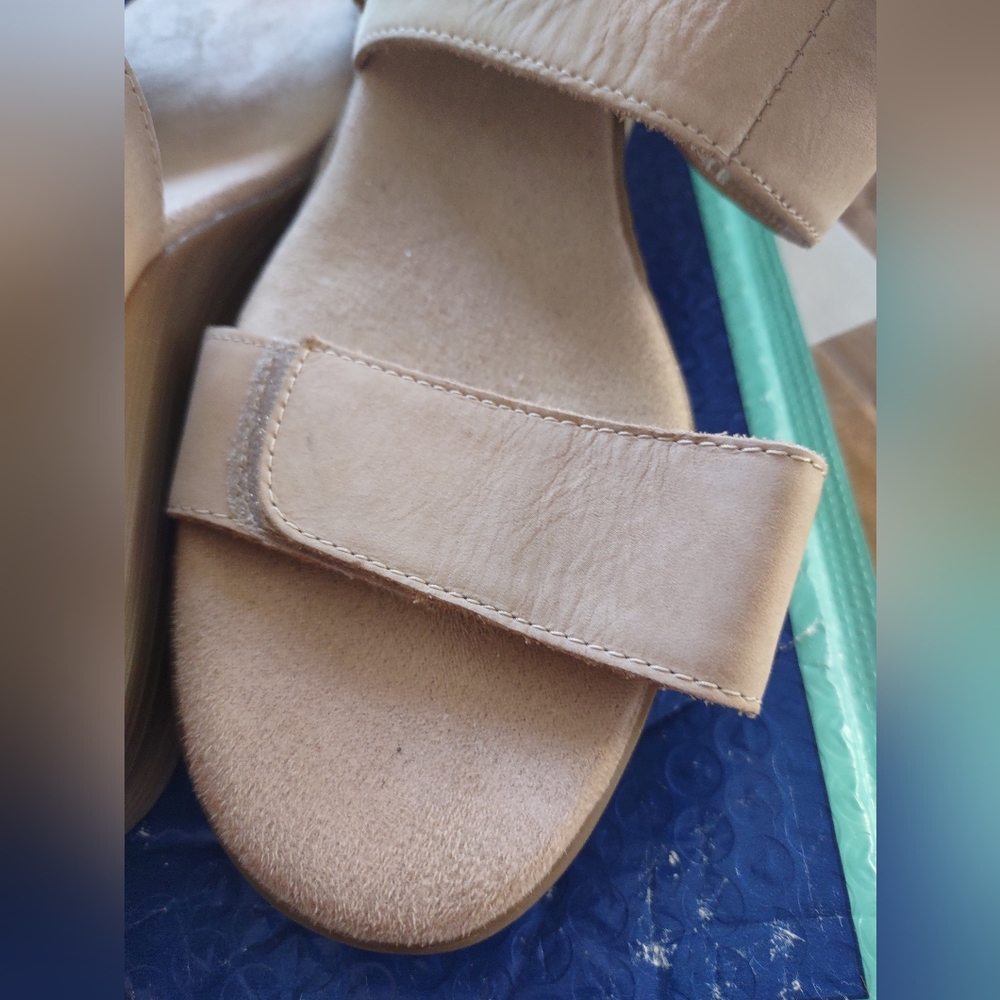 NWOT Sundance Leather Aerosoles w/Velcro Fastener - 9M - Picture 7 of 9